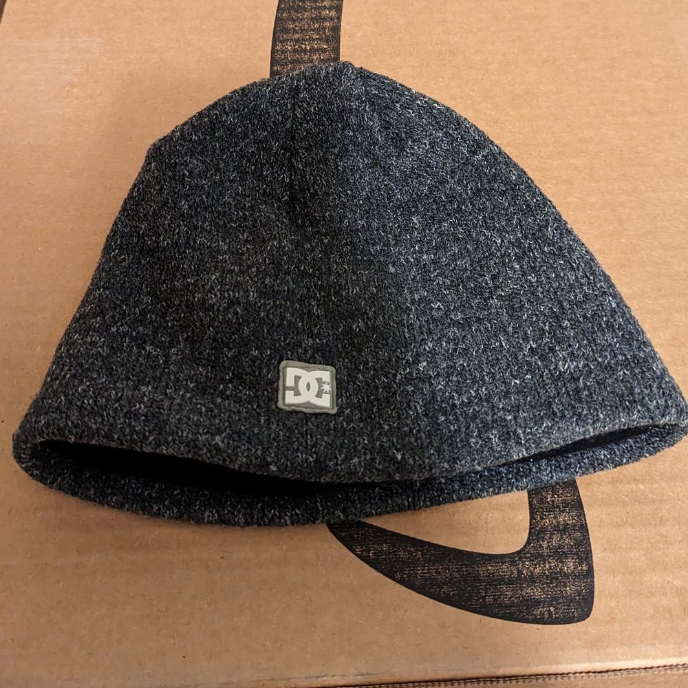 Vintage DC Shoes Beanie
